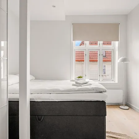 Authentic Charm In Famous Neighborhood *