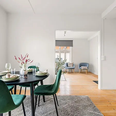 Апартаменты Authentic Charm In Famous Neighborhood Берген