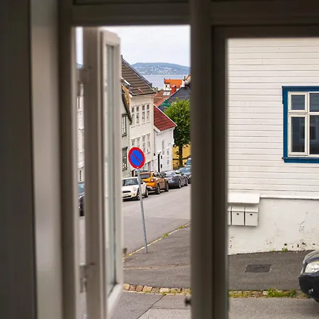 Authentic Charm In Famous Neighborhood Апартаменты *