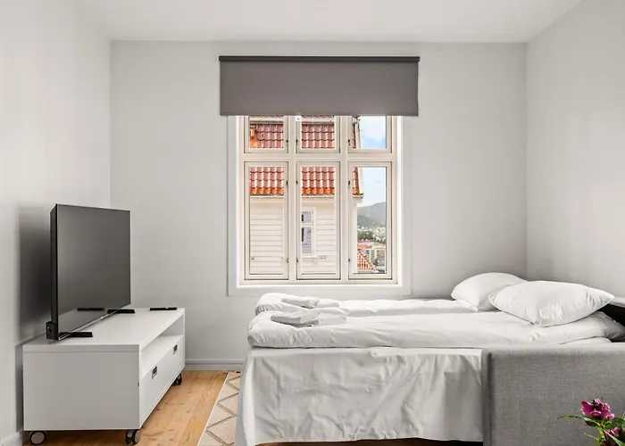 Authentic Charm In Famous Neighborhood *