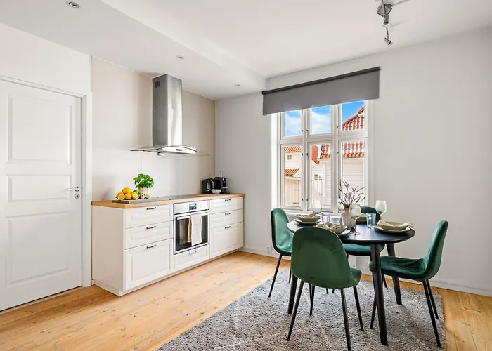 Authentic Charm In Famous Neighborhood Lägenhet